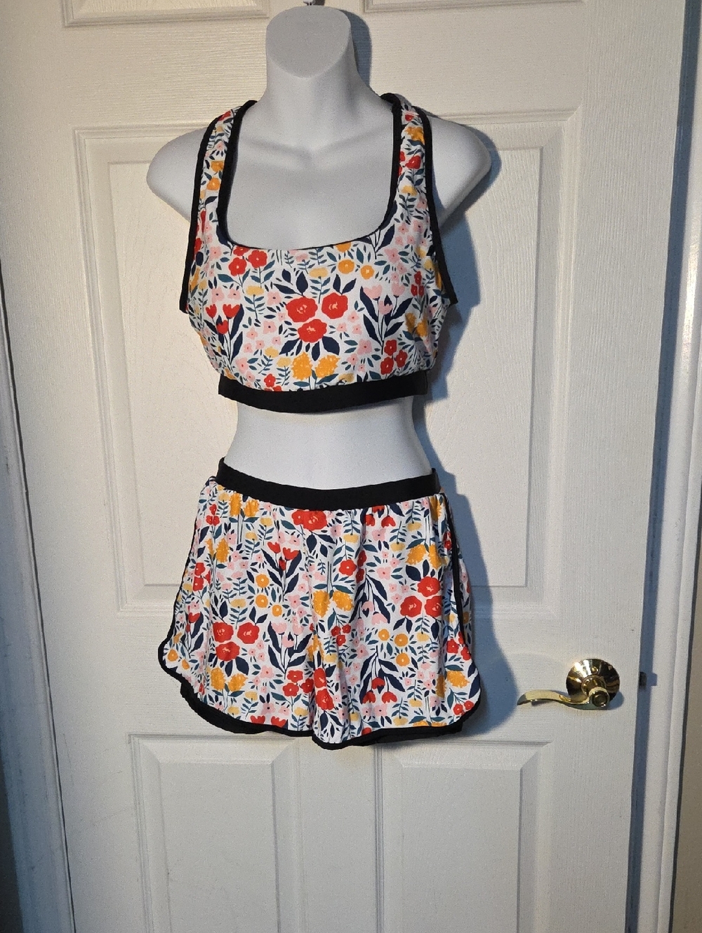 Two-Piece Active Swim Set Floral Print Racerback Shorts Sz M